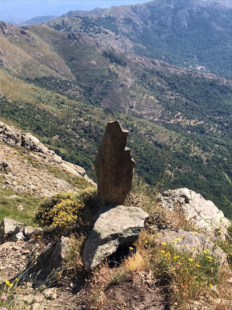 Cairn sur le chemin de San Parteo