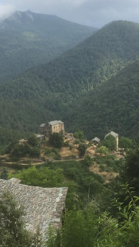 Qualche casa del villaggio di Morosiglia nella Castagniccia