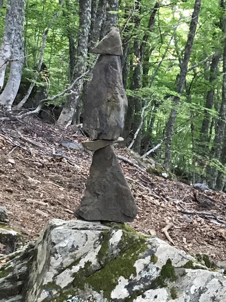 Cairn sur le chemin de San Petronne