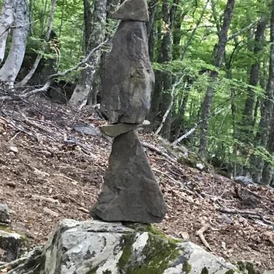 Cairn sur le chemin de San Petronne