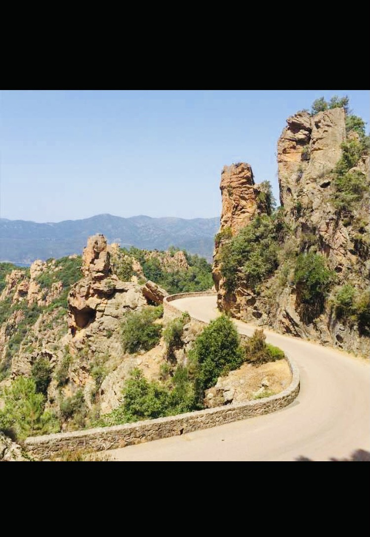 Une photo de nos routes corses que j'adore